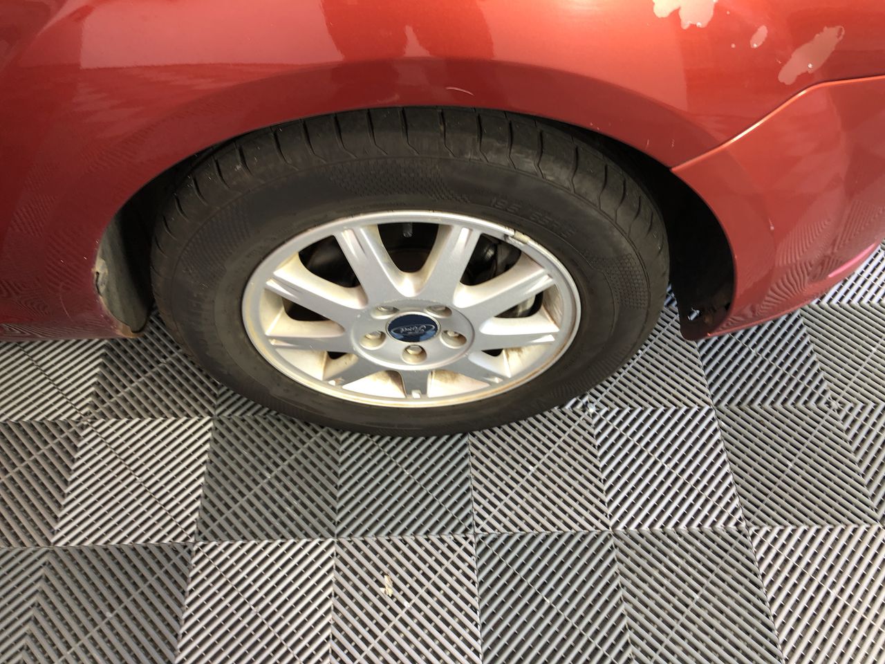 Duchesse De Paris Brut Blanc De Blancs NV (6x 750mL), France.