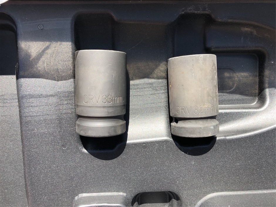 Circle of Friends Pink Moscato Slimline Cans NV (24x 250mL) Limestone Coast