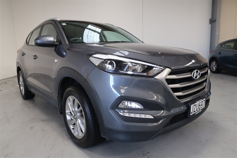 18K Gold-Filled Cuban Chain Bracelet with Simulated Diamonds - 20.3cm