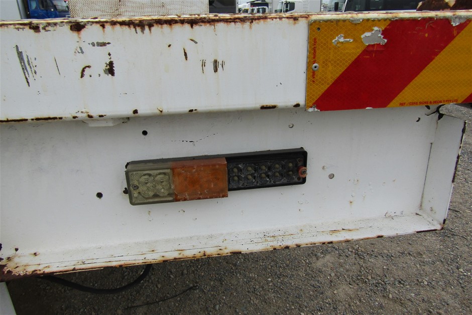 18K Gold-Filled Cuban Chain Bracelet with Simulated Diamonds - 17.8cm