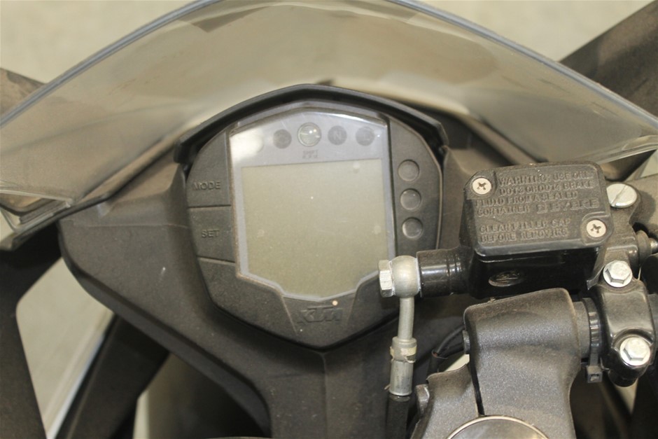 Circle of Friends Pink Moscato Slimline Cans NV (24x 250mL) Limestone Coast