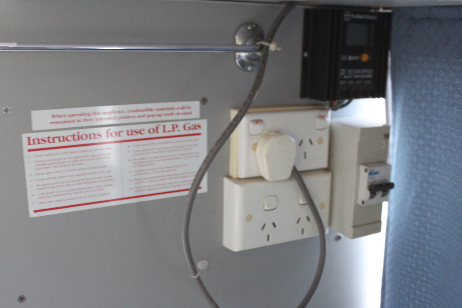 18K Gold-Filled Cuban Chain Bracelet with Simulated Diamonds - 17.8cm