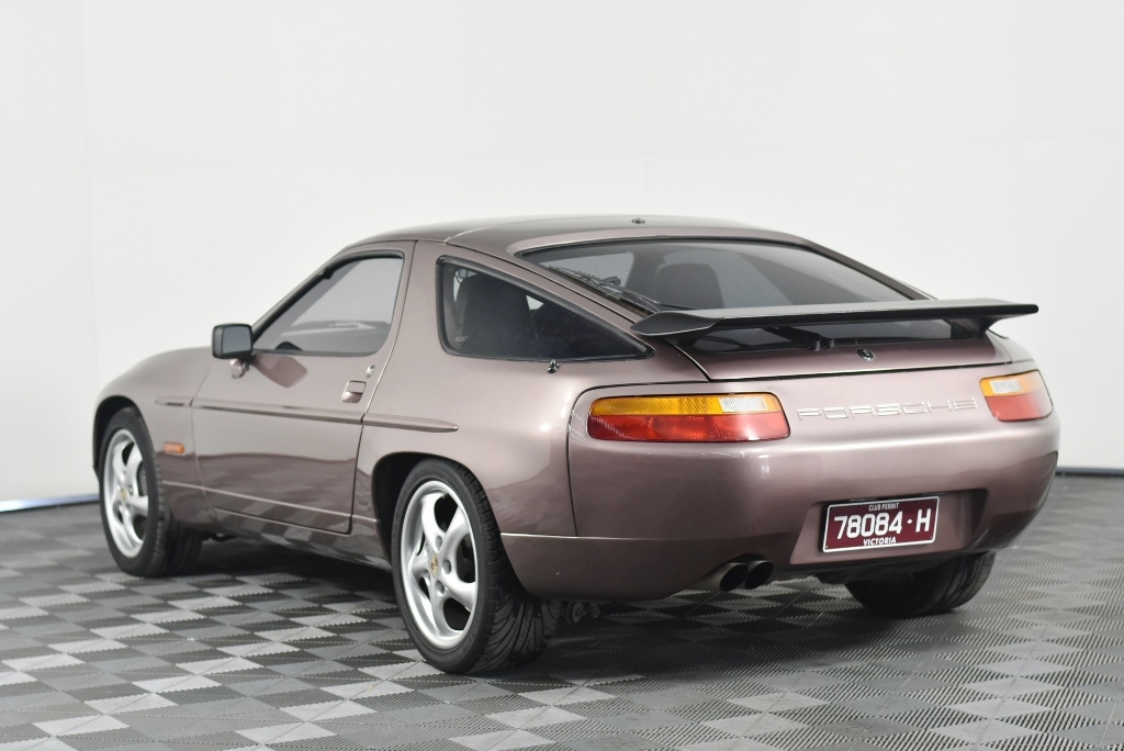 Duchesse De Paris Brut Blanc De Blancs NV (6x 750mL), France.