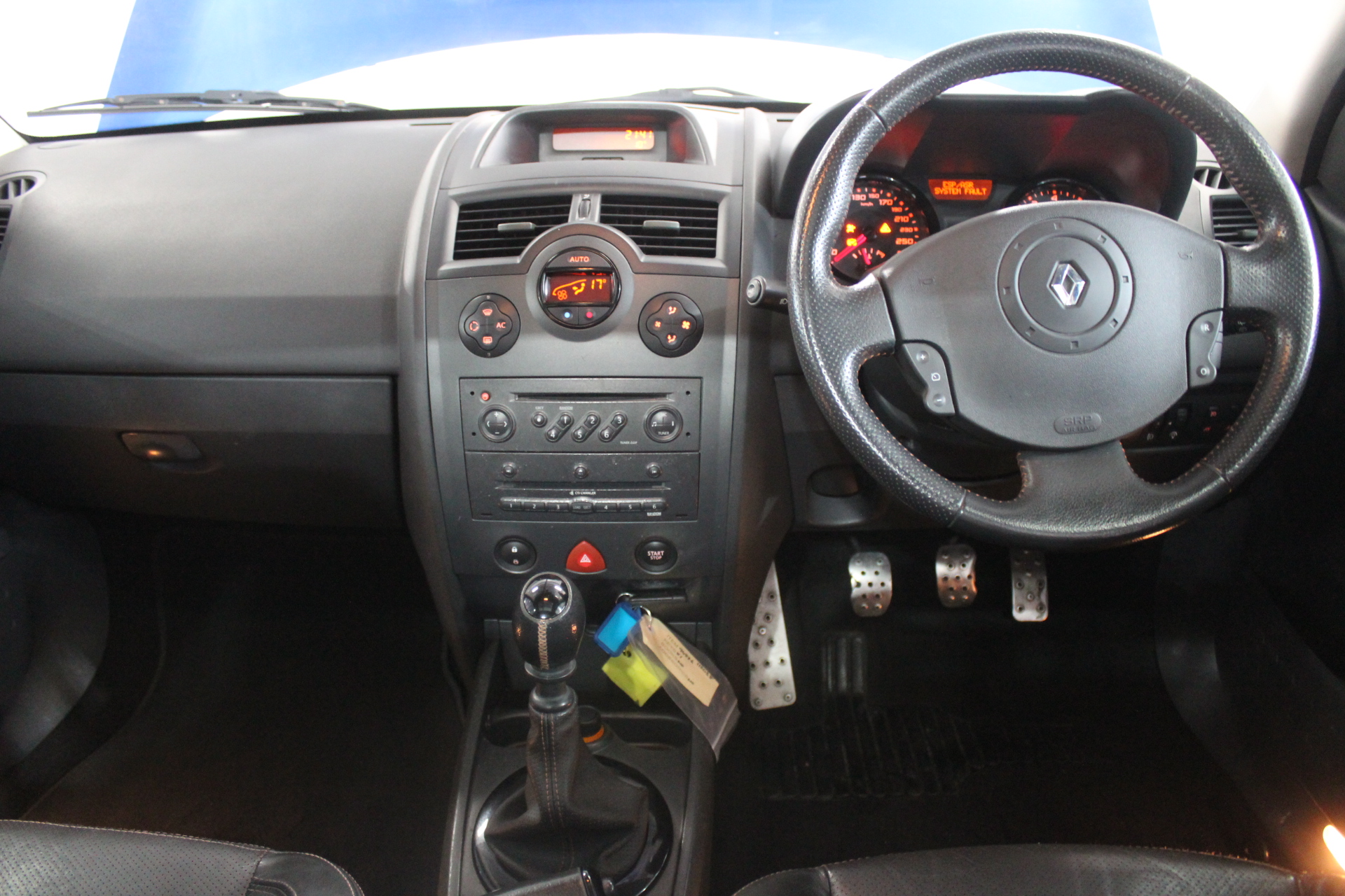 Duchesse De Paris Brut Blanc De Blancs NV (6x 750mL), France.