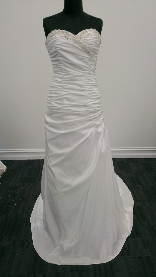 Wolf Blass Red Label Sparkling Pink Moscato NV (6x 750mL).