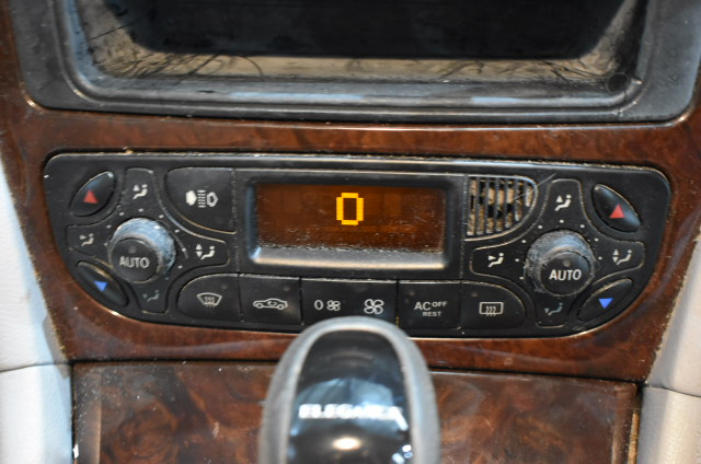 7-8mm White Pearls & Gold Plated Rhinestone Necklace.