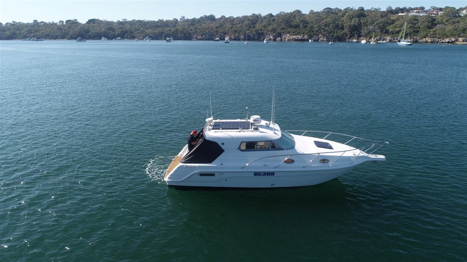 TOMMY HILFIGER Men's 7" Beach Swim Trunks, Size L, 100% Nylon, Primary Red