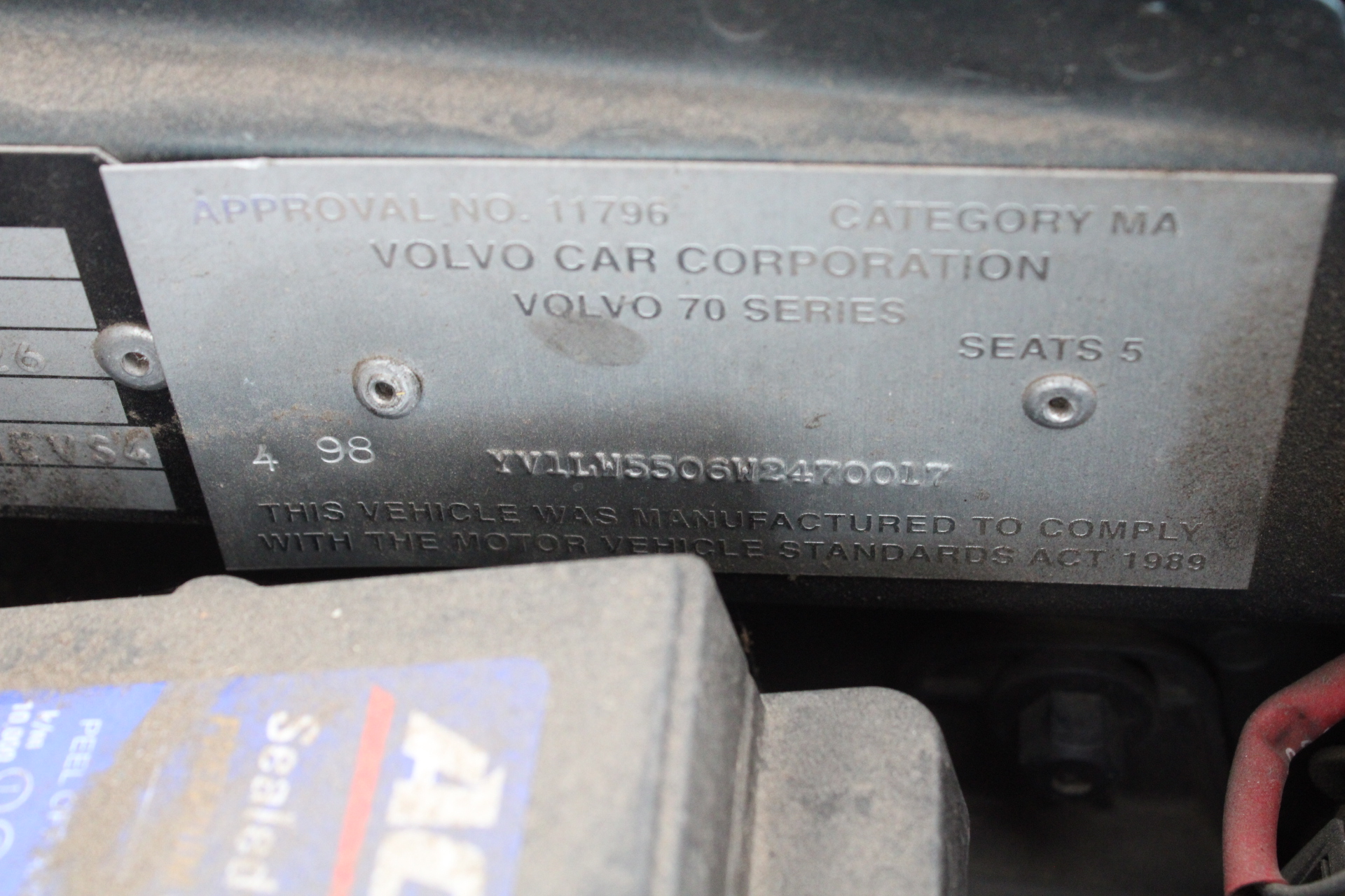 Waterproof  Watch Barrel Shaped Transparent Quartz Watch Popular