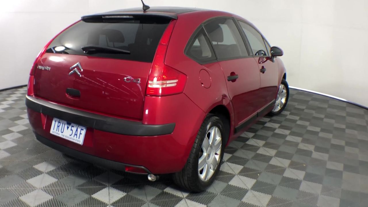 END OF LEASE AUCTION: mixed lot of headphones