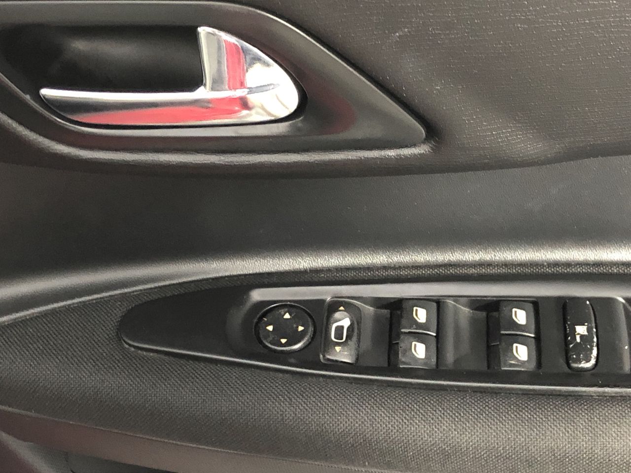 END OF LEASE AUCTION: 7" portable carplay