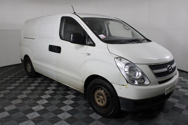 2013 Nissan Patrol 3.0L ST GU Turbo Diesel Manual Wagon