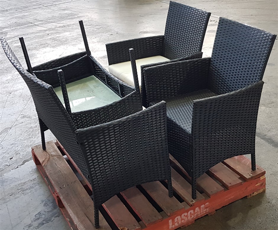 Circle of Friends Pink Moscato Slimline Cans NV (24x 250mL) Limestone Coast