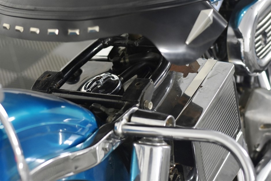 New Quality Medium Size Carry Case with  Stainless Steel Screws/Bolts