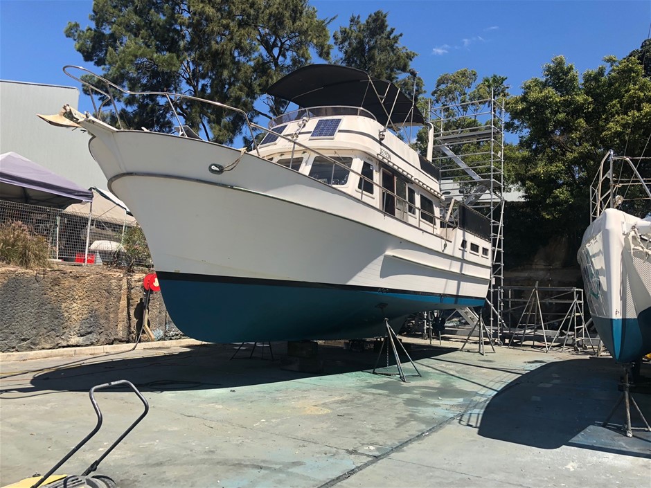 New in Box Dorf Hepburn Swivel Sink Mixer Tap, Brass - Quantity 1