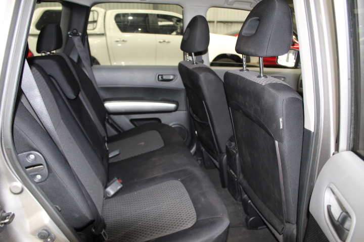 New in Box Simply Inspiring Wall Mixer, DRB, Chrome Finish - Qty 1