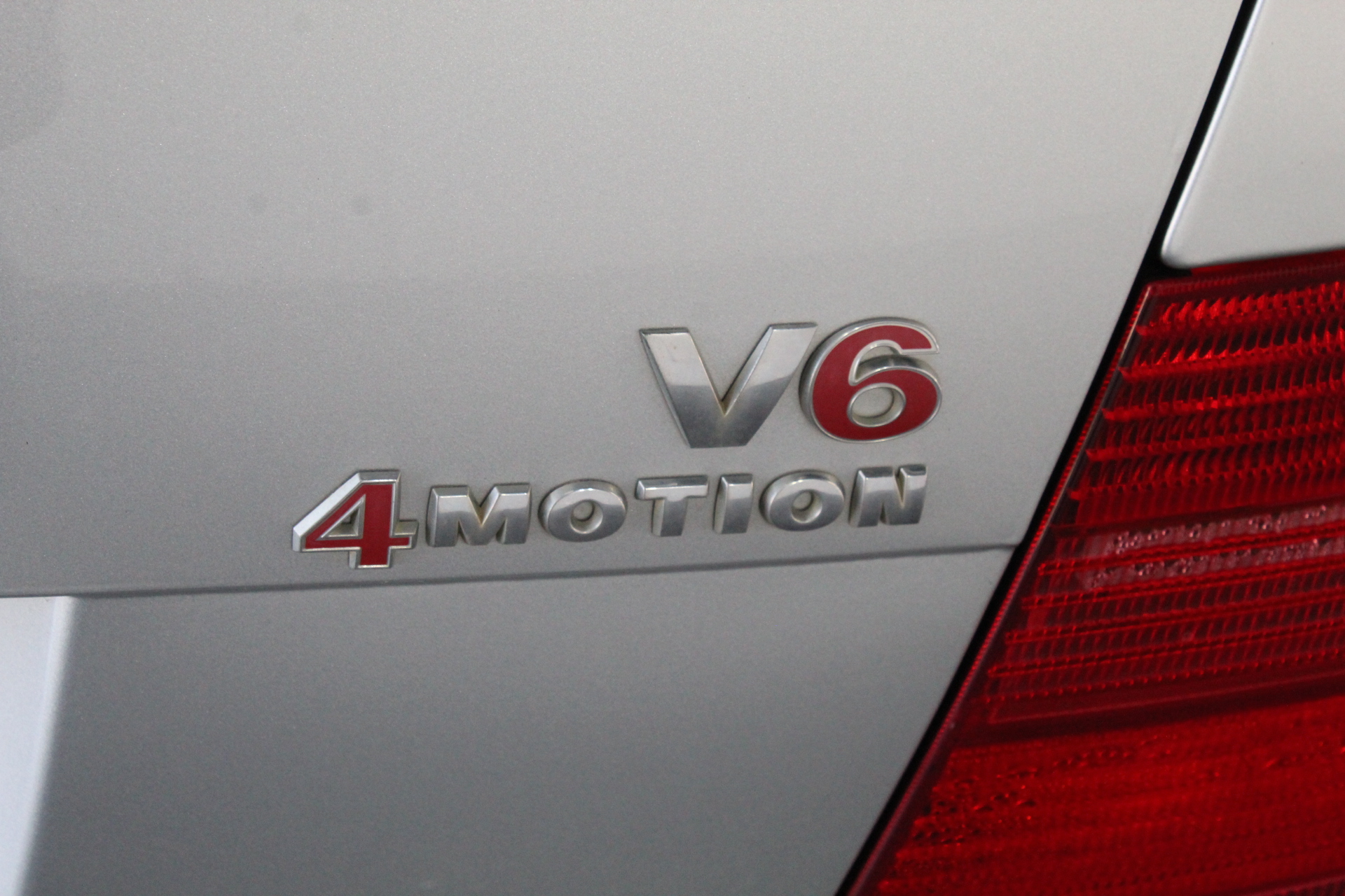 2018 100 Years Of Armistice Purple Poppy 1/10th OZ (Approx) 999 Pure Silver