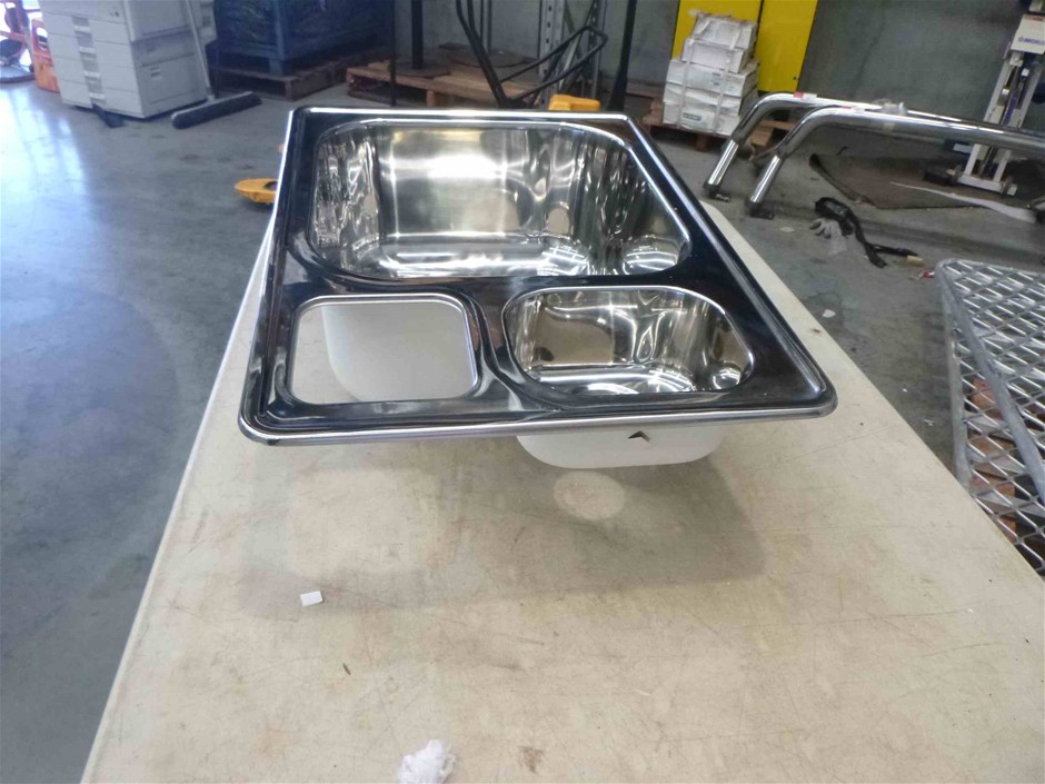 Waterproof  Watch Barrel Shaped Transparent Red Color Quartz Watch Popular