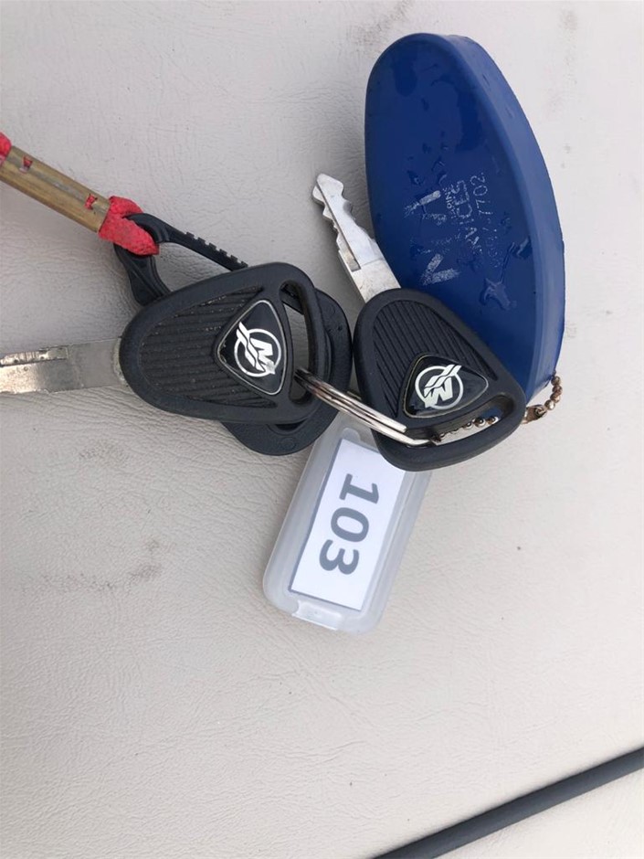 GEORGE FOREMAN SIGNED BOXING GLOVE