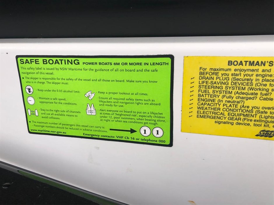 UFC GREAT ISRAEL 'LAST STYLEBENDER' ADASAYNA SIGNED GLOVE