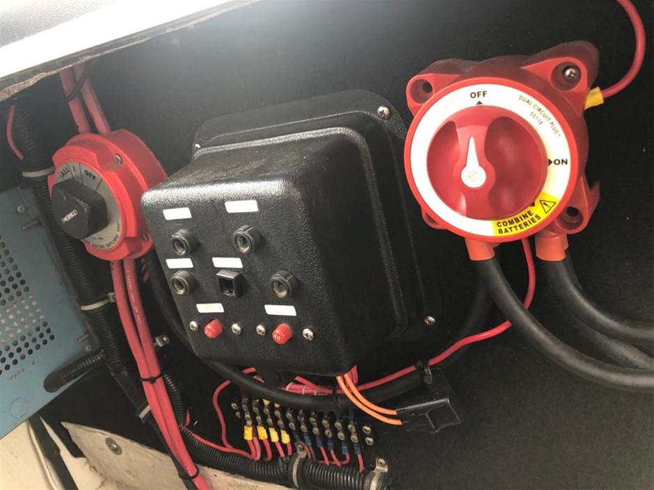 MIKE FARRELL SIGNED M*A*S*H