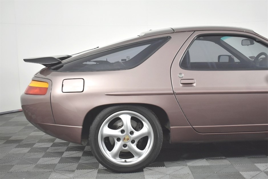 Wolf Blass Red Label Cabernet Merlot (6x 750mL).