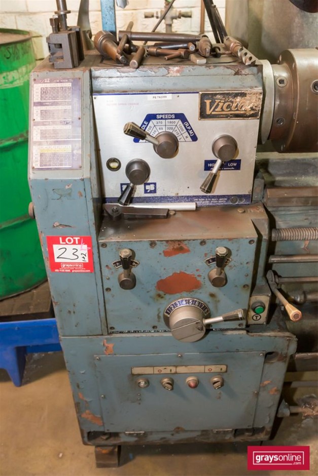 <p>Tomcat 100CDE Wood Chipper </p>