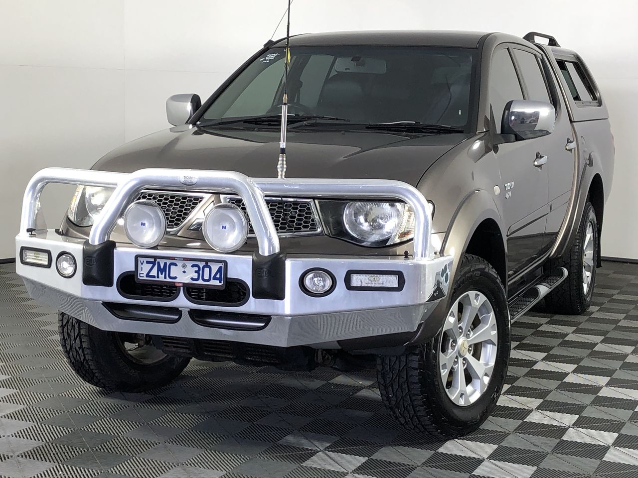 END OF LEASE AUCTION: 7" portable CarPlay