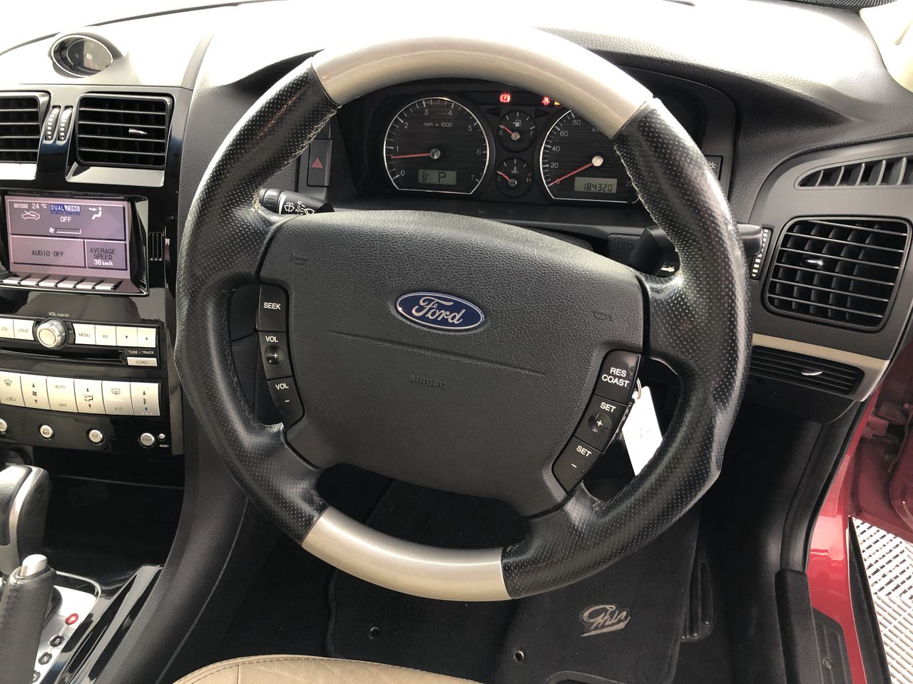 REMINGTON Super Glide Ceramic Hair Straightener.