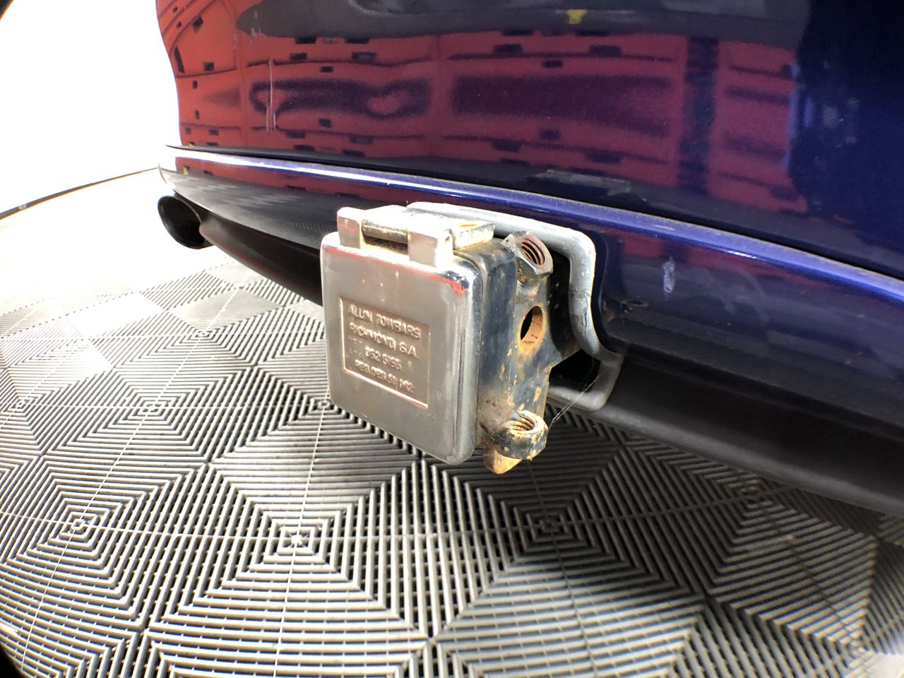 OLYMPIA Pump Action Stainless Steel Double Wall Airpot, 3 Litre Capacity. N