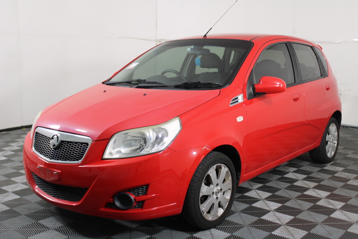 2 x Assorted TOMMEE TIPPEE Baby Products, Comprising: 1 x All-in-One Advanc