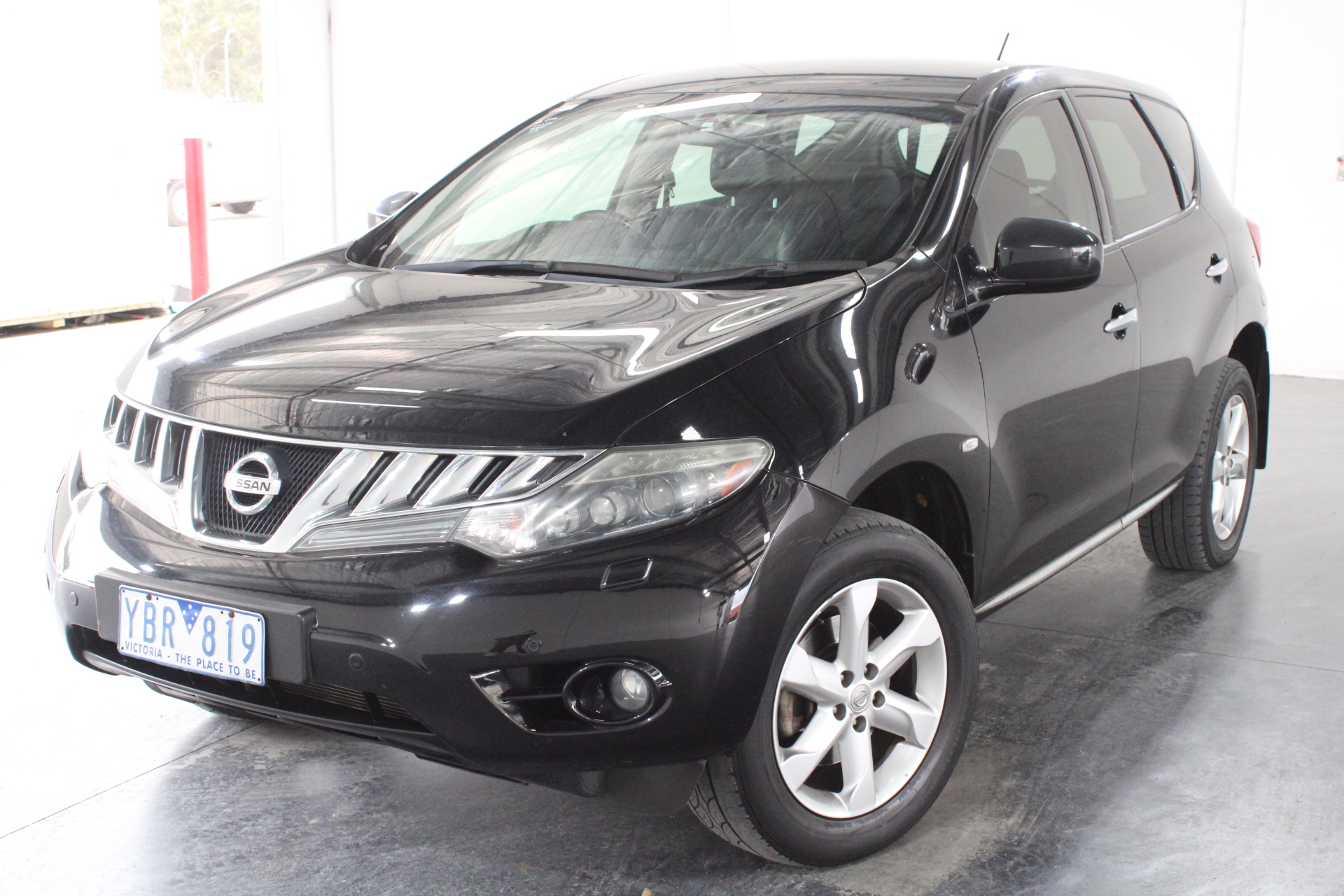 Mens Clothing and Shoes Minor Use . Used