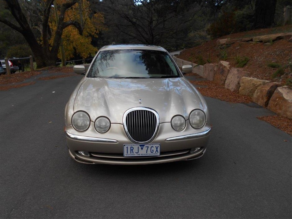 1 OZ 2011 Koala/Australia Coin Finished in 999 Fine Silver in Capsule