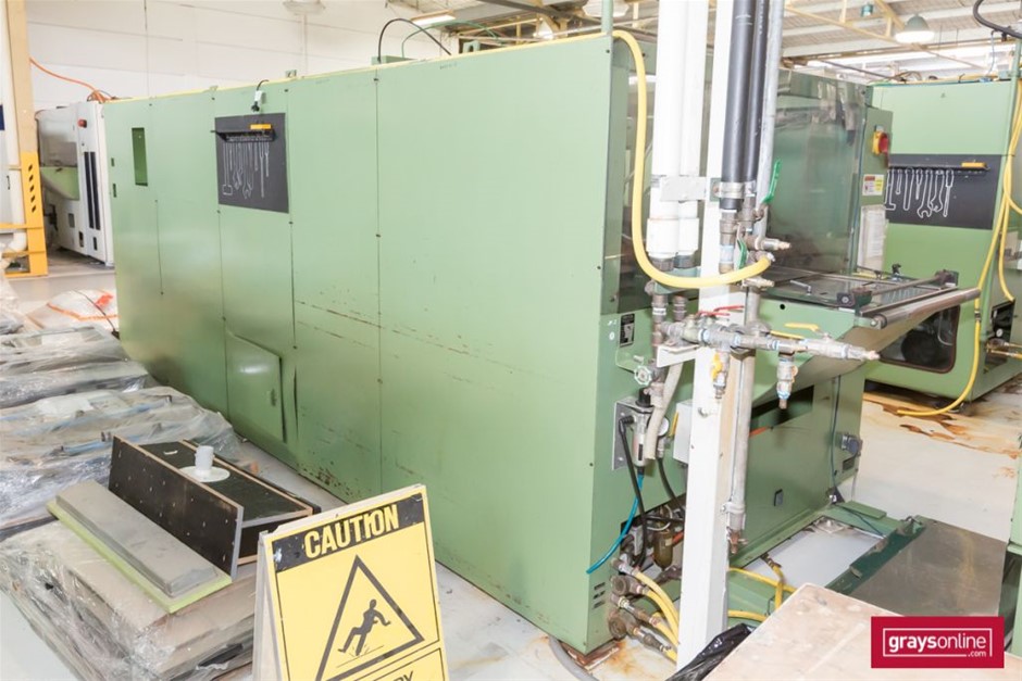 Wolf Blass Red Label Chardonnay Pinot Noir NV (6x 750mL).