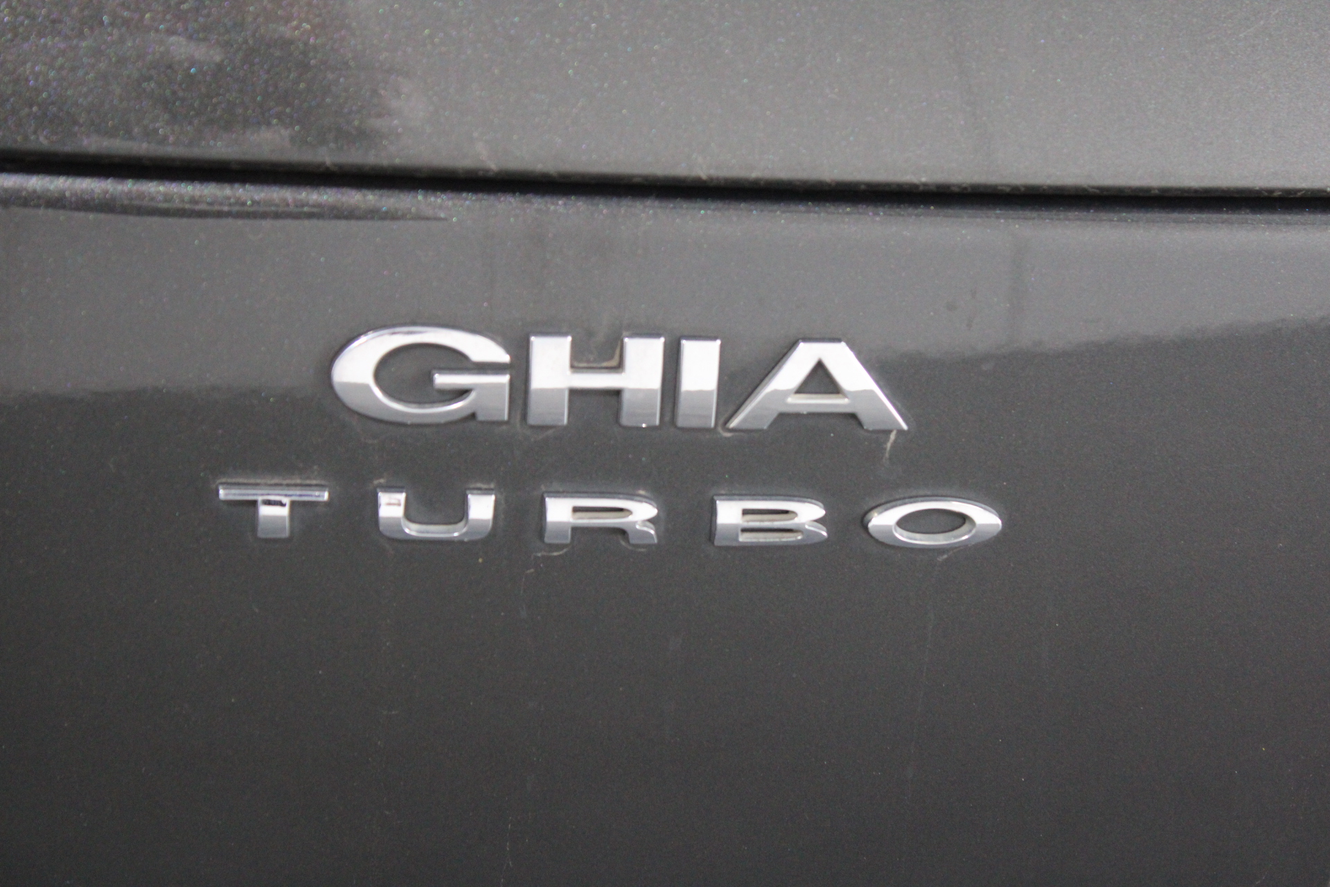 Elephant in the Room Chardonnay  (6x 750mL). (252626-1266)