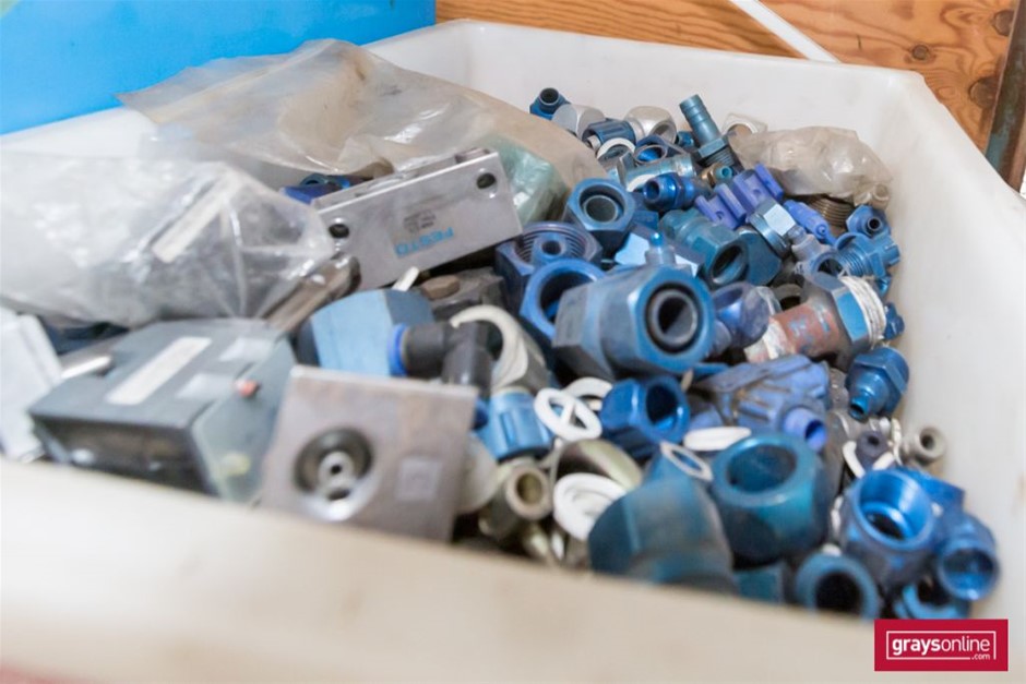 De Bortoli `Sacred Hill` Sparkling Brut NV (6x 750mL), Riverina, NSW.