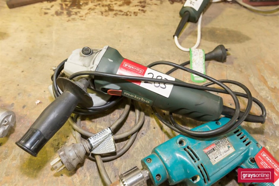 Designer Simulated Diamond Swirl Pendant Necklace in Silver