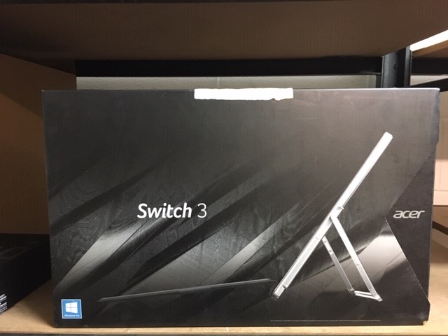 BIJ'OR - Designer Genuine Black Pearl Floral Necklace in Gold RRP $59