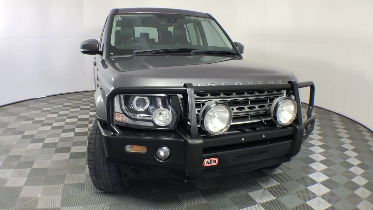 Bradman 5 Dollar Bi Metal Coin on Card of Issue 1996 Issued by RAM