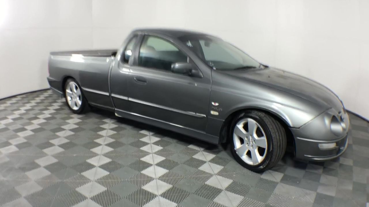 0.08  carat white round 5 diamonds