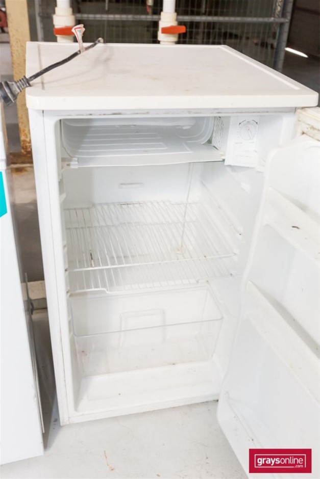 0.04 white baggette diamond