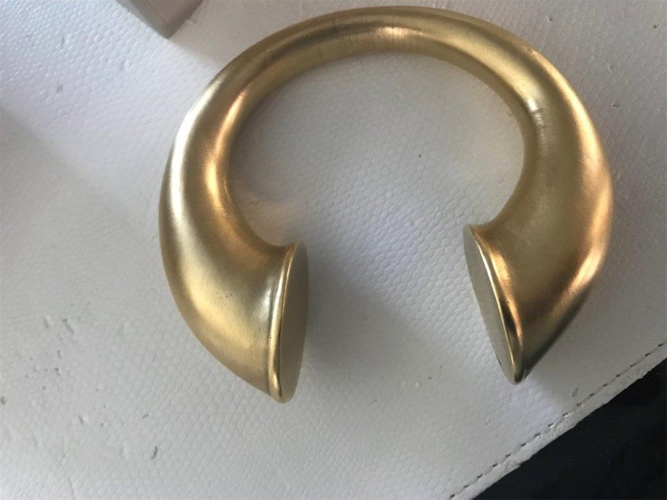 1 OZ 1948-215 FX, The First Holden Coin/token  999 Fine Silver