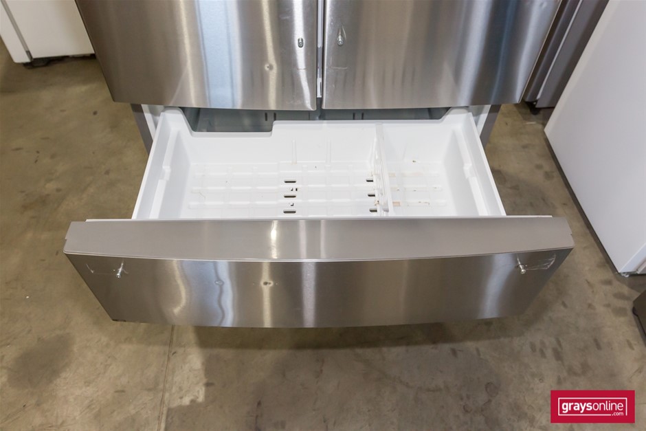 By The Vineyard Mixed Pack Pinot Grigio & Chardonnay (12x 750mL). SEA.