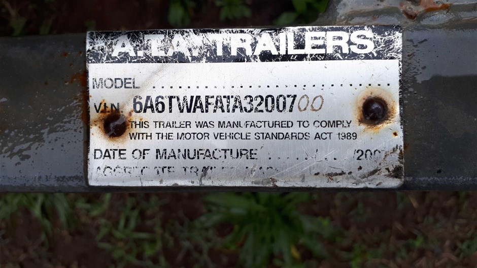 HAGGAR Men's Active Series Solid Gab Tailored Fit Blazer, Size 40R, Indigo.