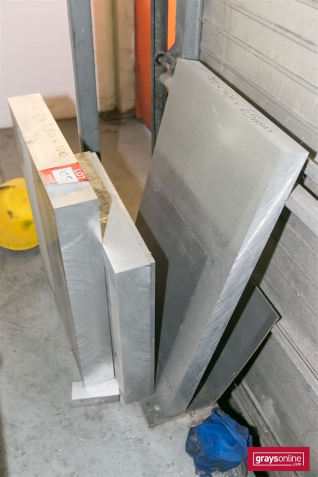 1.00ct Round Cut GRA Certified Moissanite 925 Silver Pendant Necklace