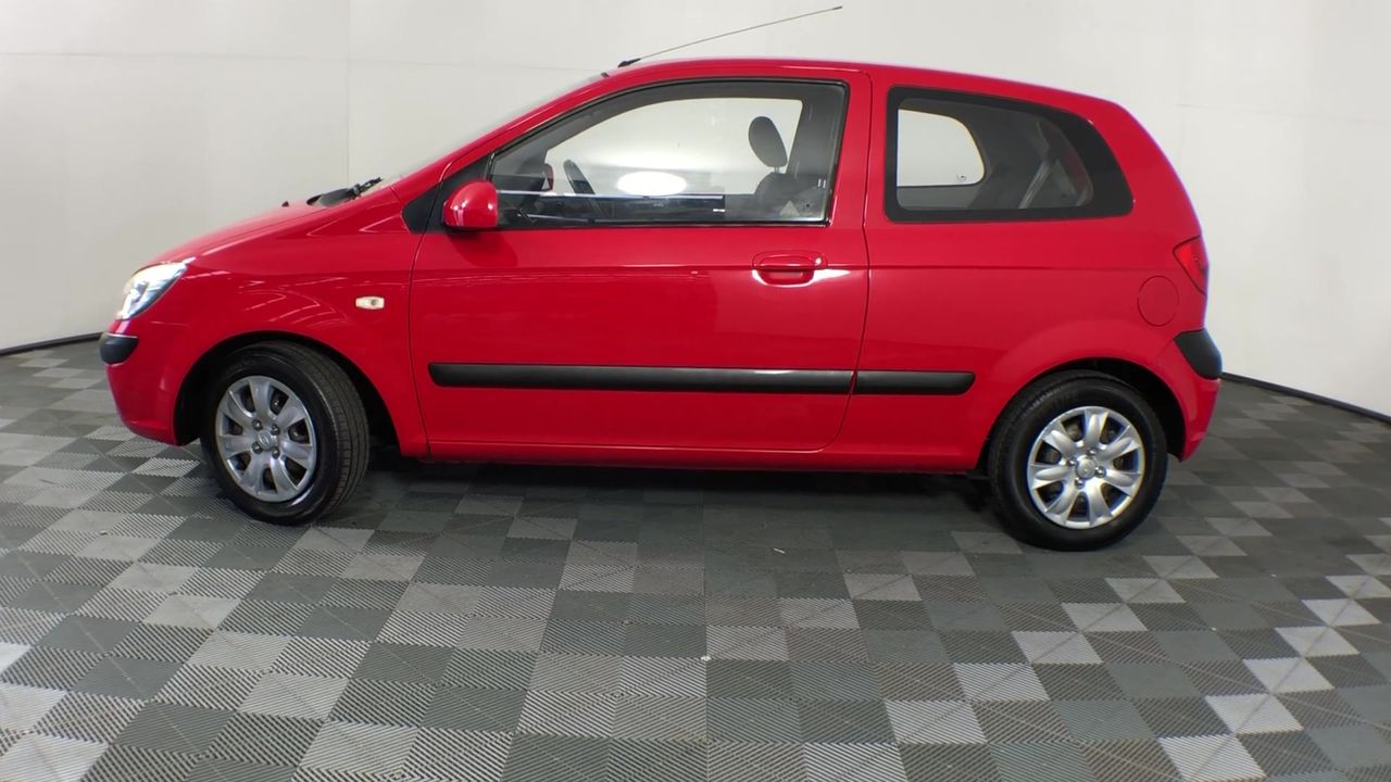 TOMMEE TIPPEE Sleeptime Portable Blackout Blind with Suction Cups, Adjustab