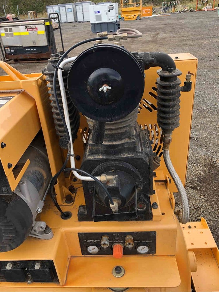 TEFAL Ultimate Induction Non-Stick Frypan, 30cm, Model No.: G2680772. NB: D