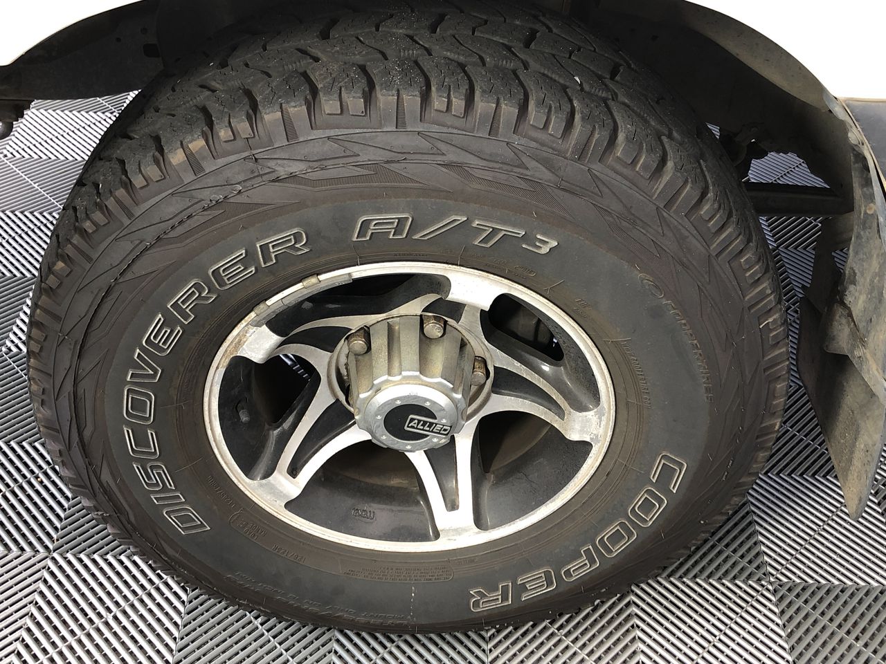 1966 Australia Queen Elizabeth Silver & 0.12 carat round 4 diamonds