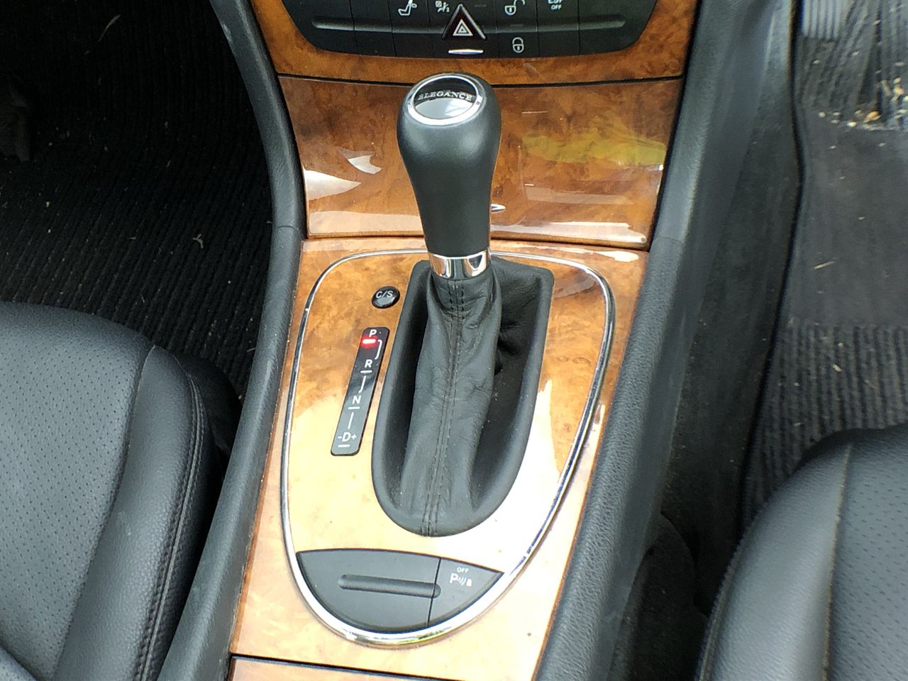 2010 BATHURST WINNER ANTIQUE GOLD MEDALLION BOX LOWNDES HOLDEN VE COMMODORE