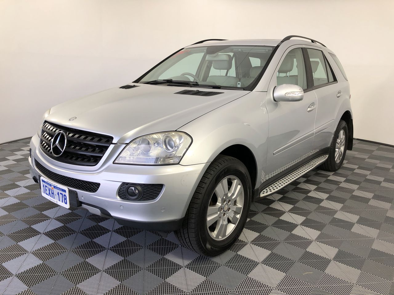 Waterproof  Watch Barrel Shaped Transparent Red Color Quartz Watch Popular