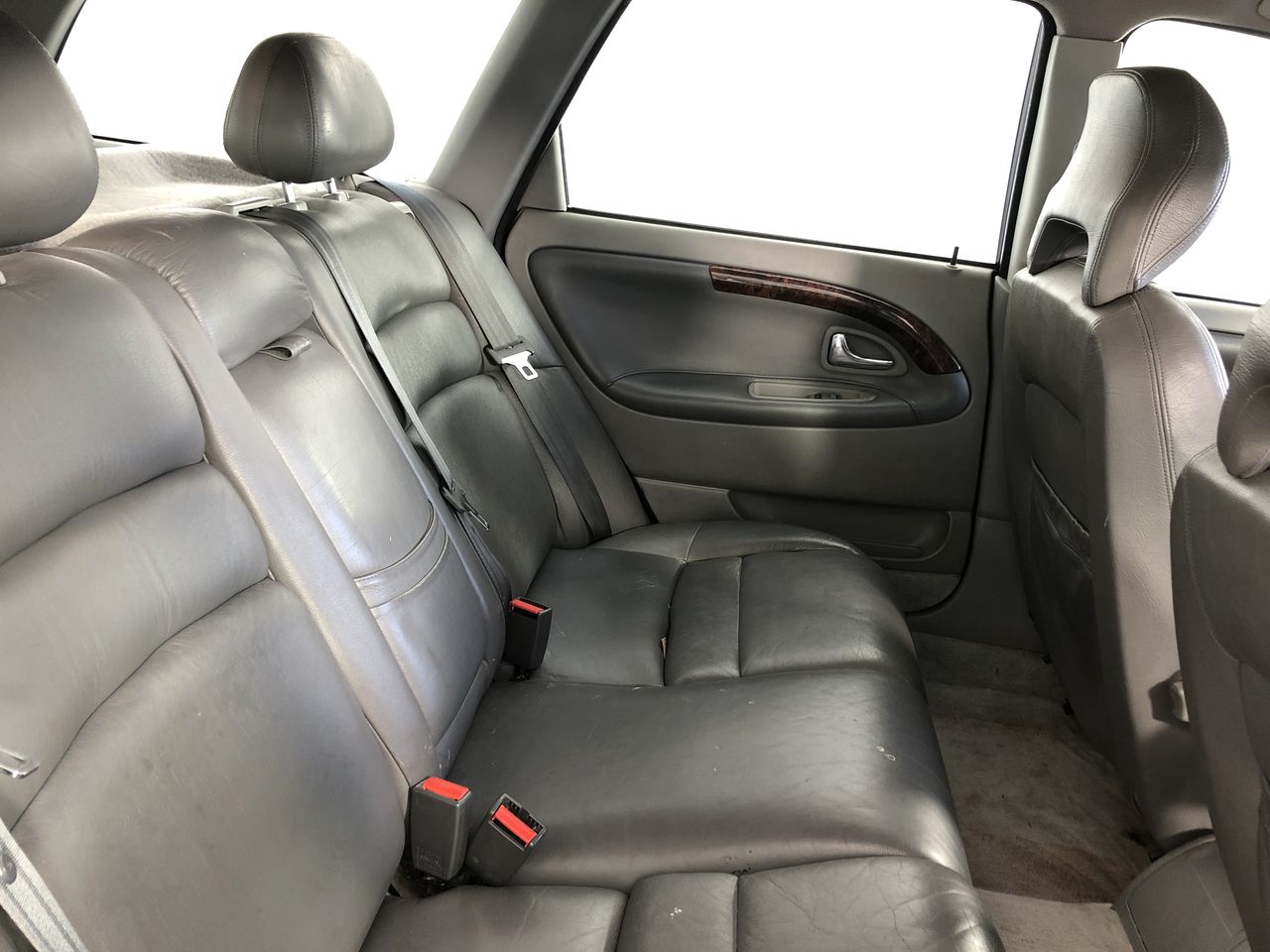 0.08 white baggette diamond